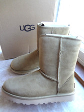 UGG Classic Short II Boots, women 8 NIB Free Shipping