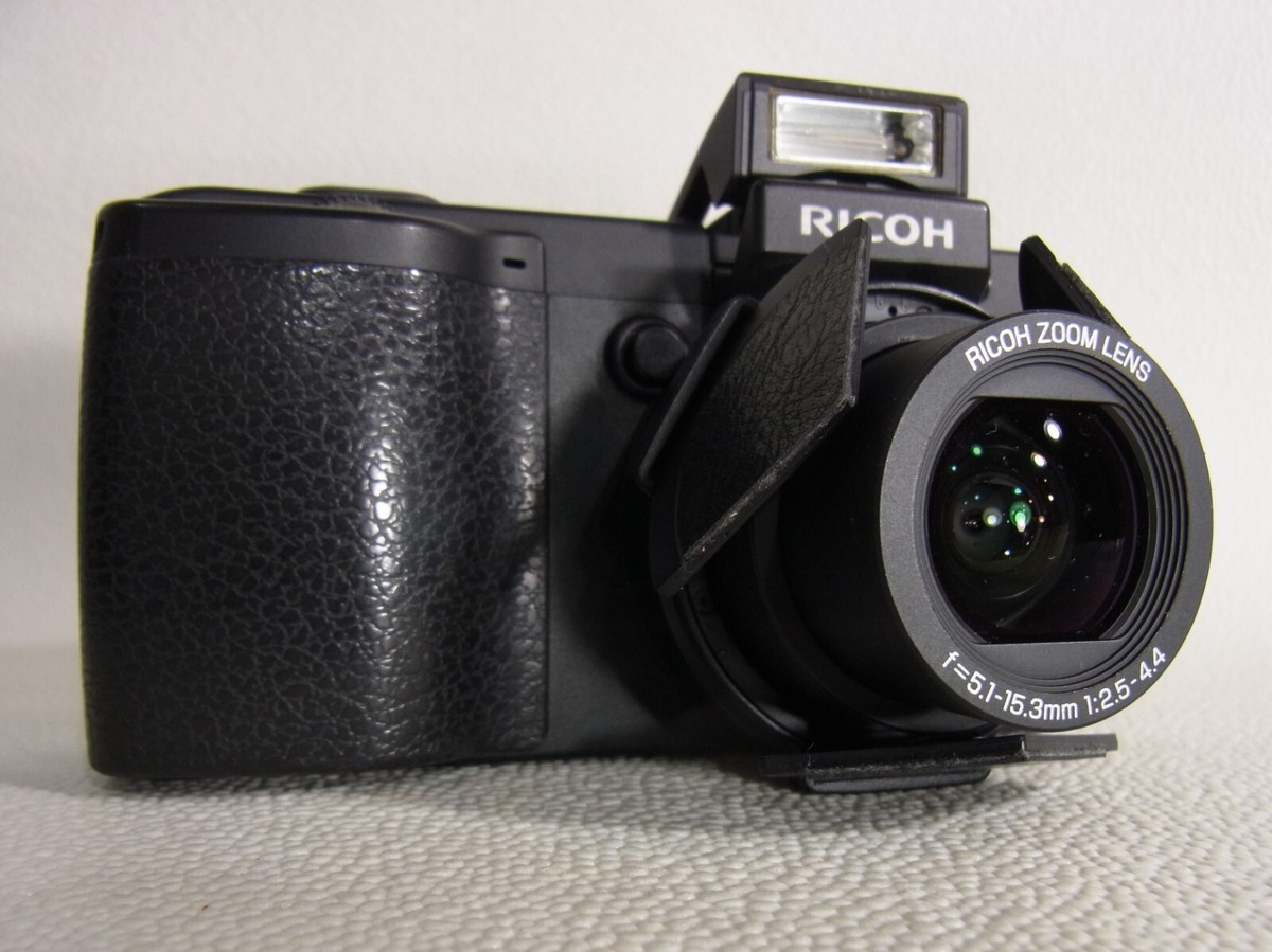 RICOH RICOH GX200 Black, f/2.5, 3x ,2.7, 12MP Excellent from JAPAN