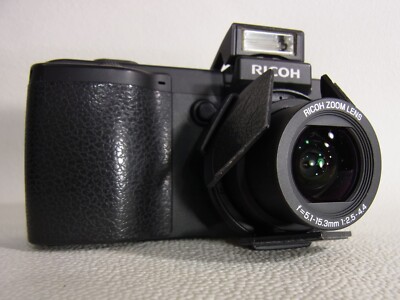 RICOH RICOH GX200 Black, f/2.5, 3x ,2.7, 12MP Excellent from JAPAN