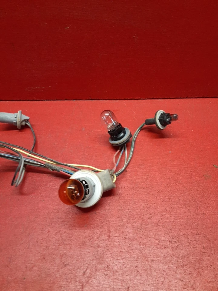 2012-2016 Chevrolet Sonic Passenger Right Taillight Lamp Harness 95231306 - Image 3 of 4