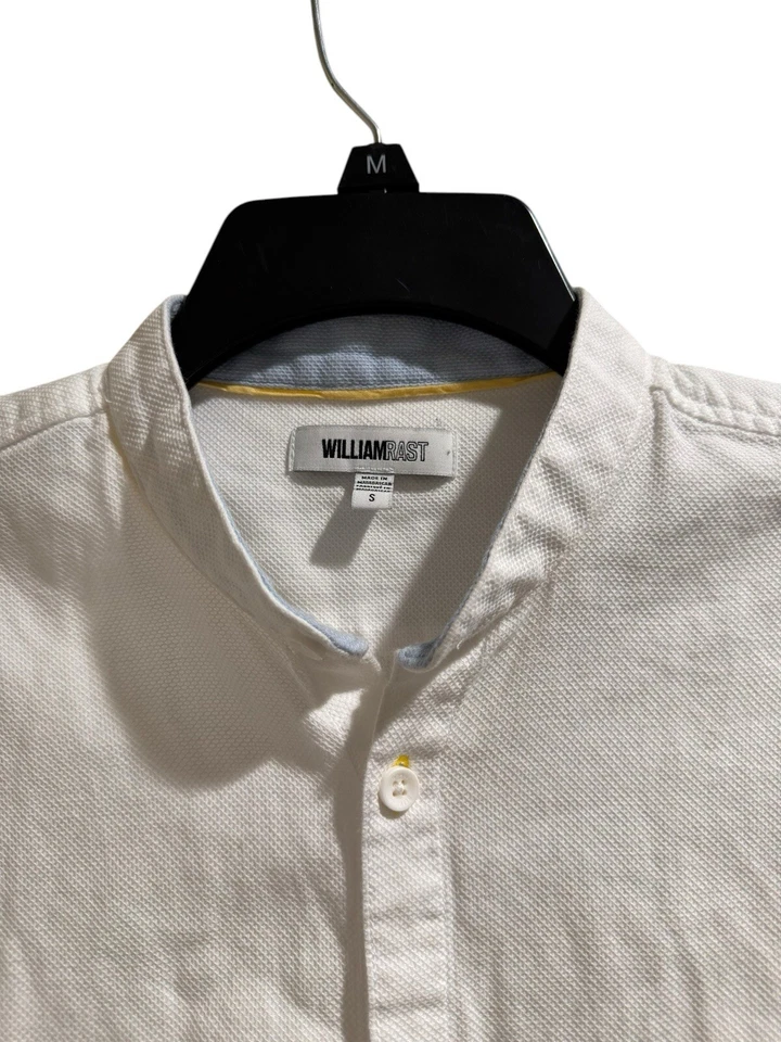 Camisa masculina branca William Rast manga longa com botões tamanho pequeno bom estado - Imagem 3 de 4