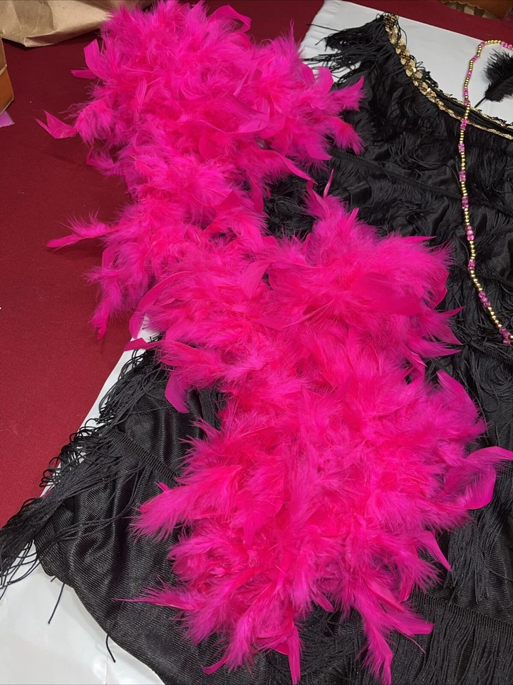 VESTIDO FLAPPER NEGRO Flecos 14-18 Rosa Boa Collar Largo 4 Piezas DISFRAZ TALLA GRANDE Foto 3 de 4