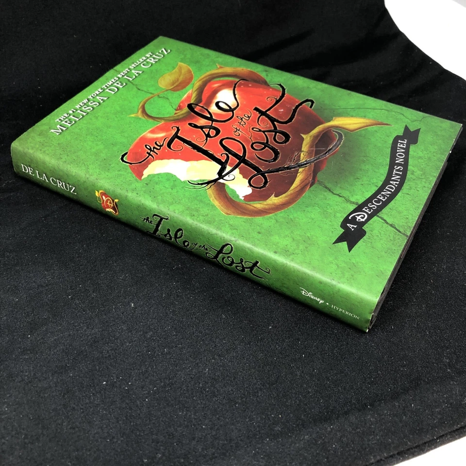 New Descendants: Isle of the Lost Novels Melissa De La Cruz HC/DJ 1st Ed - Image 4 of 4
