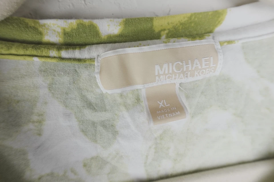 Camiseta Michael Kors XL Verde Blanco Estampado Leopardo Logo Tachuelas Algodón Camiseta Foto 4 de 4