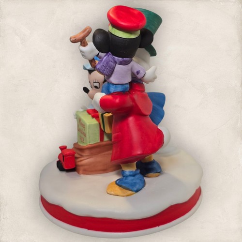 Vtg DISNEY Mickey Mouse Scrooge's Christmas Surprrise Numbered JAPAN Figurine - Picture 3 of 15
