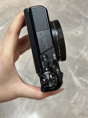 Canon PowerShot G7 X Mark II 20.1MP Digital Camera 7x Optical Zoom