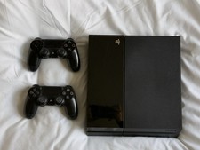 Sony PlayStation 4 PS4 500GB Bundle – 2 Genuine Controllers + Charging Dock