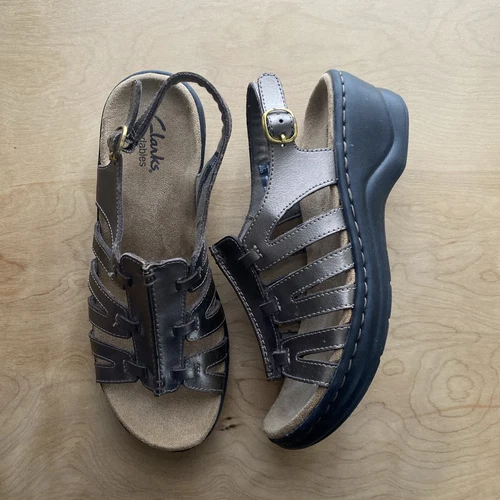 Sandalo comodo Clarks bronzo pelle metallizzata Lexi calendula cinturino alla caviglia 6 M