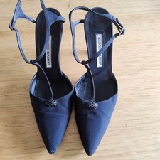 manolo blahnik 38.5 vintage. black saatin slingback heels