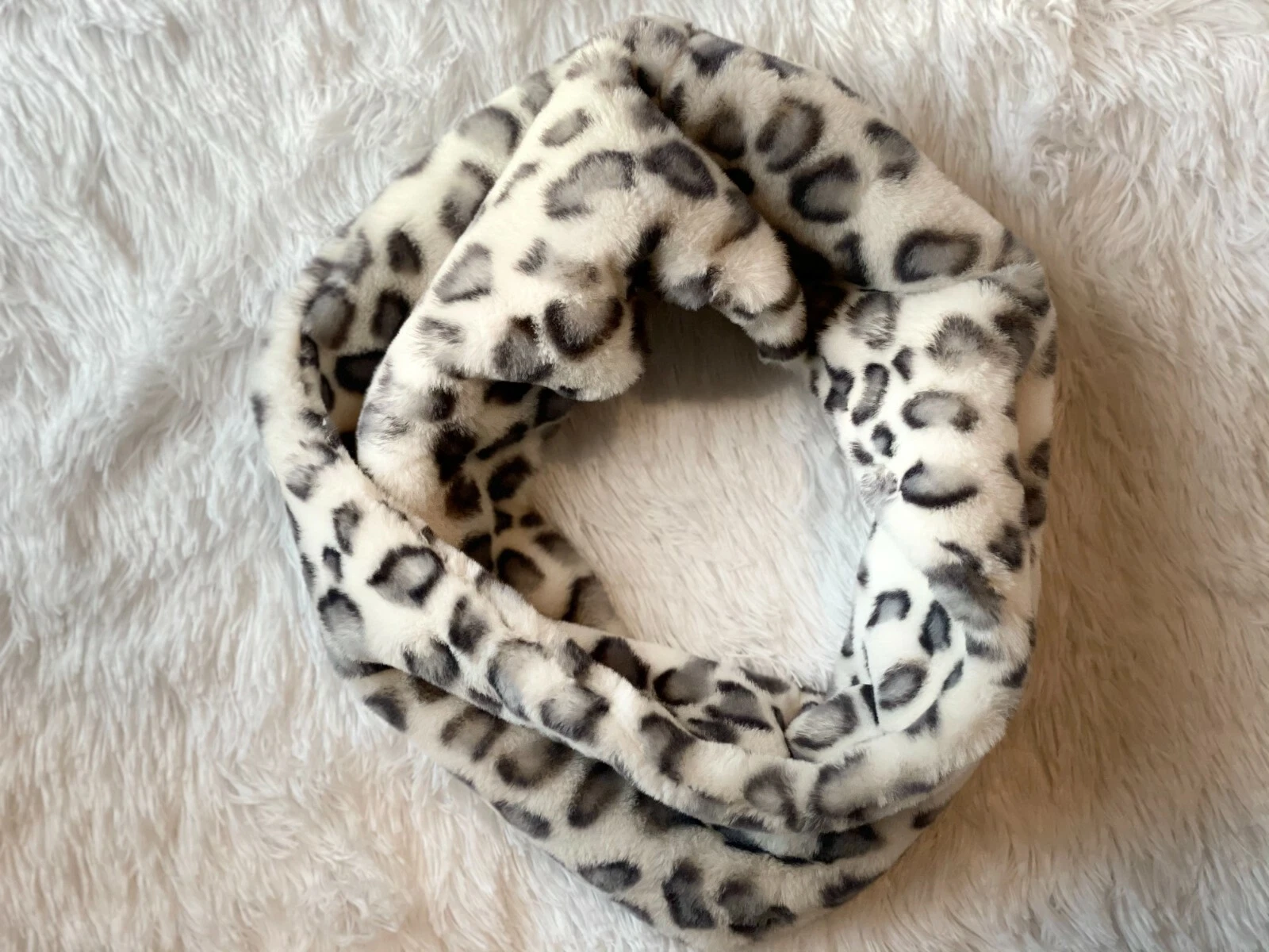Foulard d'hiver Christian Siriano   Foulard infini doux imprimé 