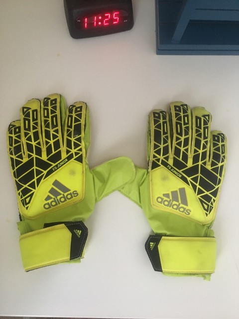 adidas youth goalie gloves