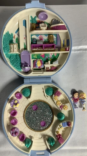 Vintage 1989 Polly Pocket ICE SKATING PARTY Compact Dolls Playset COMPLETE
