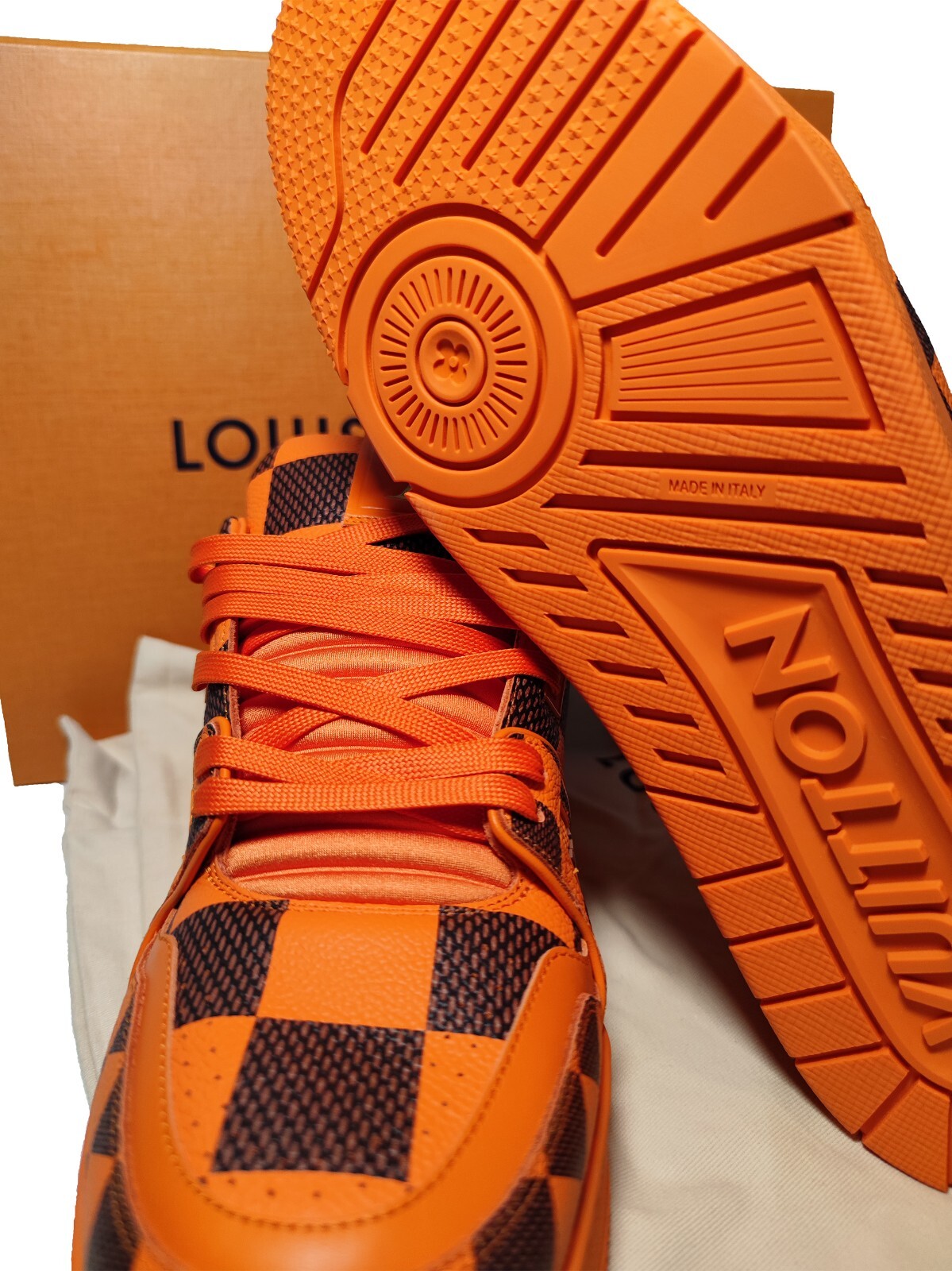 Louis Vuitton LV Trainer Damier ORANGE - Pharrell Williams - Size 10 - Orange image 4