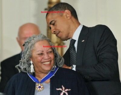 TONI MORRISON Photo 4x6 President Obama Presidential Medal of Freedom Award 2012