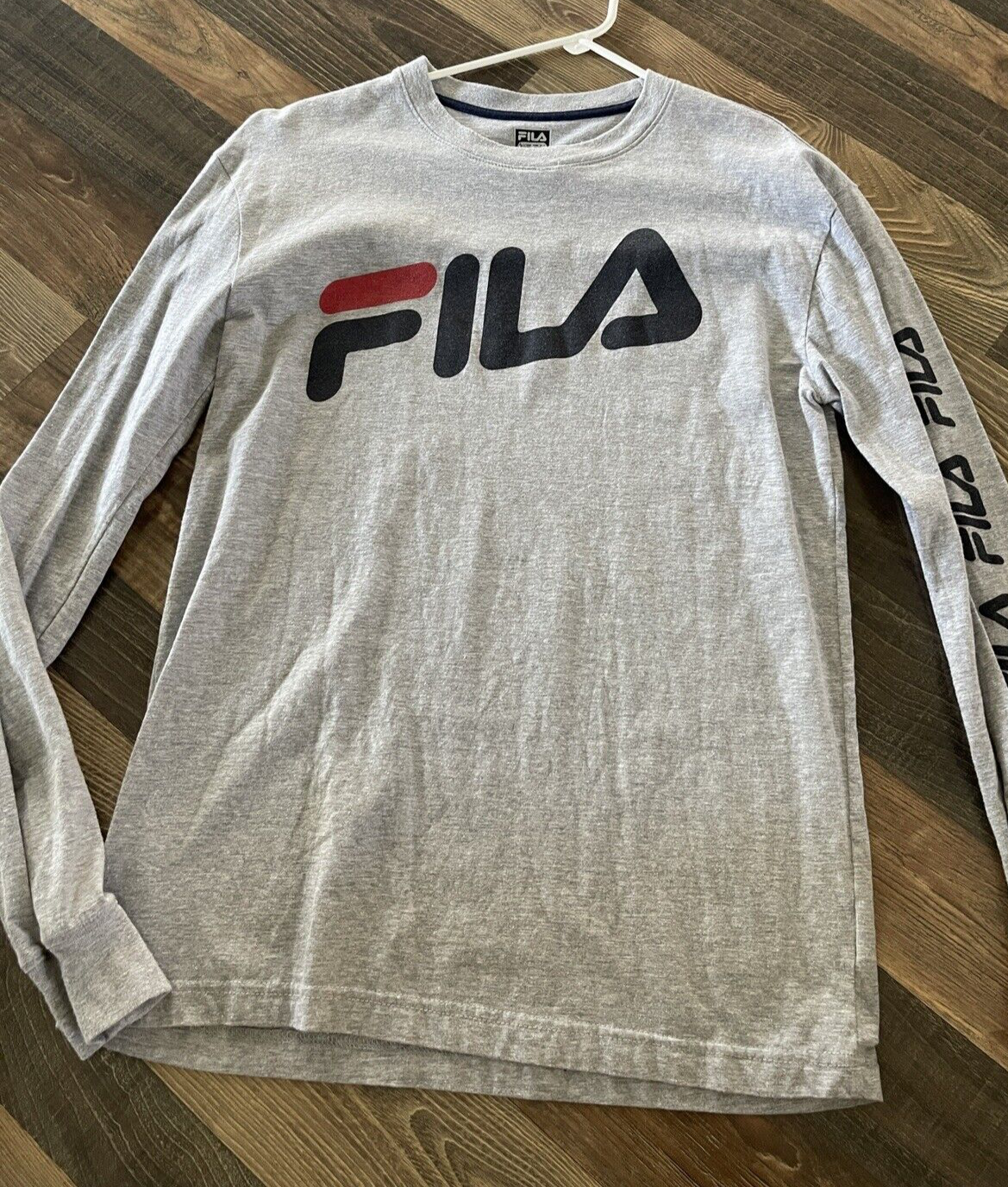 T shirt Fila uomo taglia small manica lunga logo scritto grigio maglietta grafica