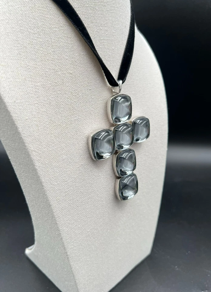 Baccarat (Francia) Cristal "COLGANTE CRUZ MEDICIS" (Bronce/Plata) LE #51/250 Foto 3 de 4