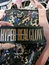 mac hyper real glow NWOB - Flash + awe, rosy glow, & light of the party