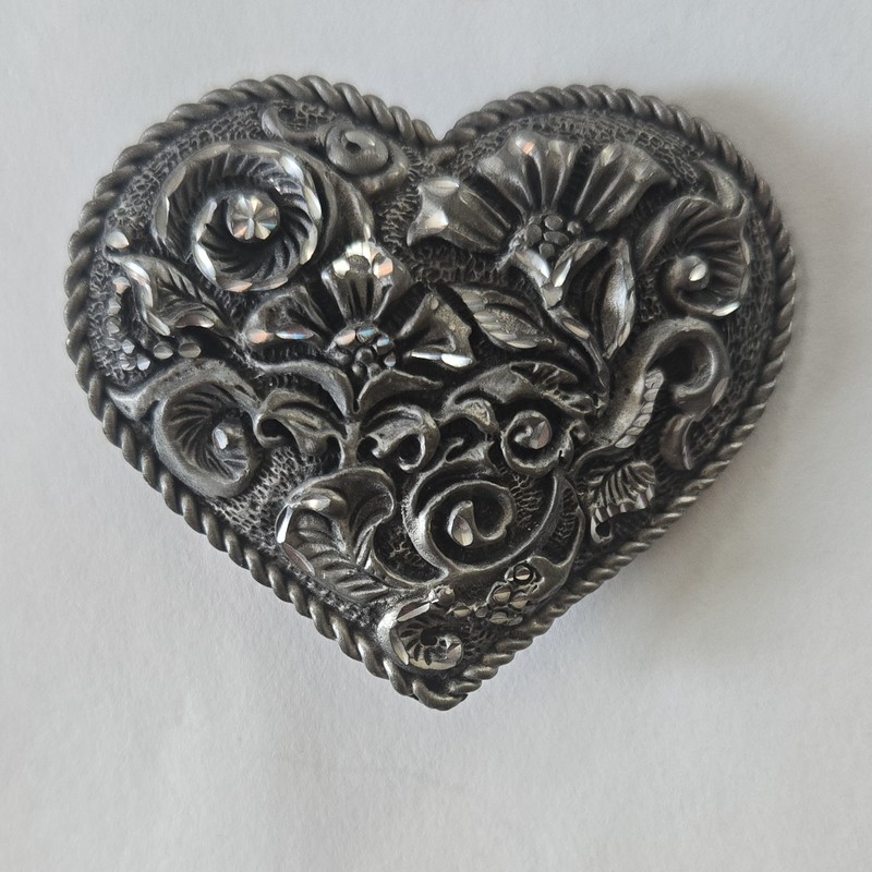 Ladies Heart Shaped Buckle EHC 95 Made In USA Silver Tone Floral
