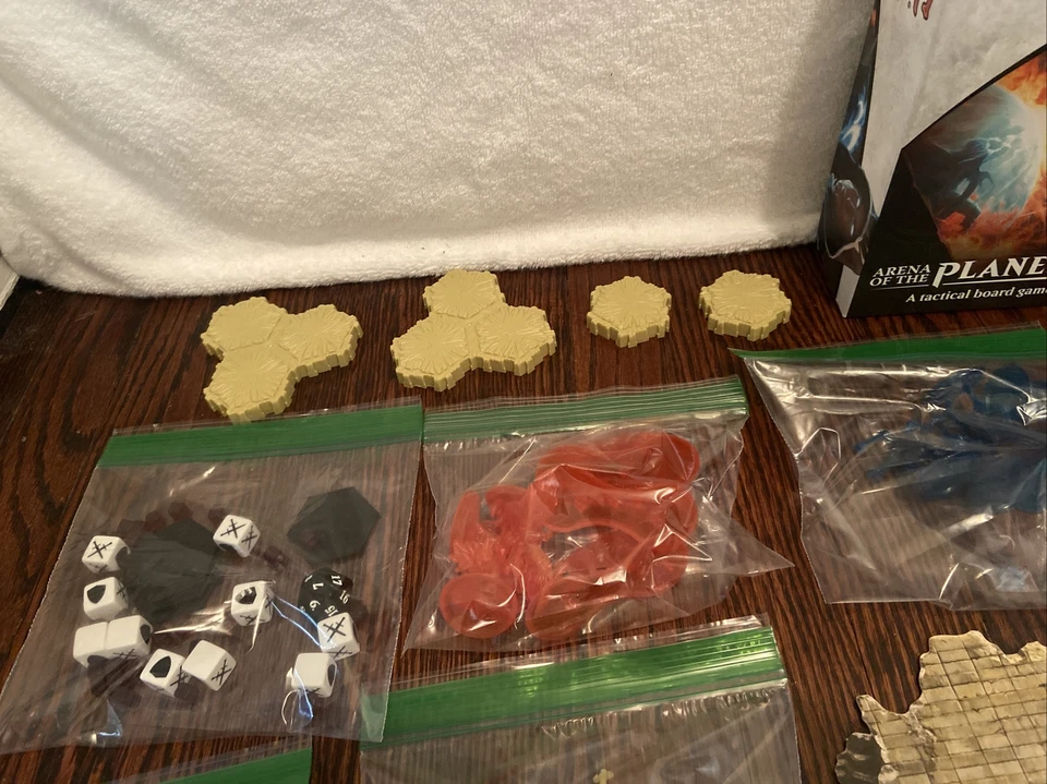 Magic The Gathering: Arena of The Planeswalkers Hasbro 2014 Missing 2 Pieces! - Image 2 of 4