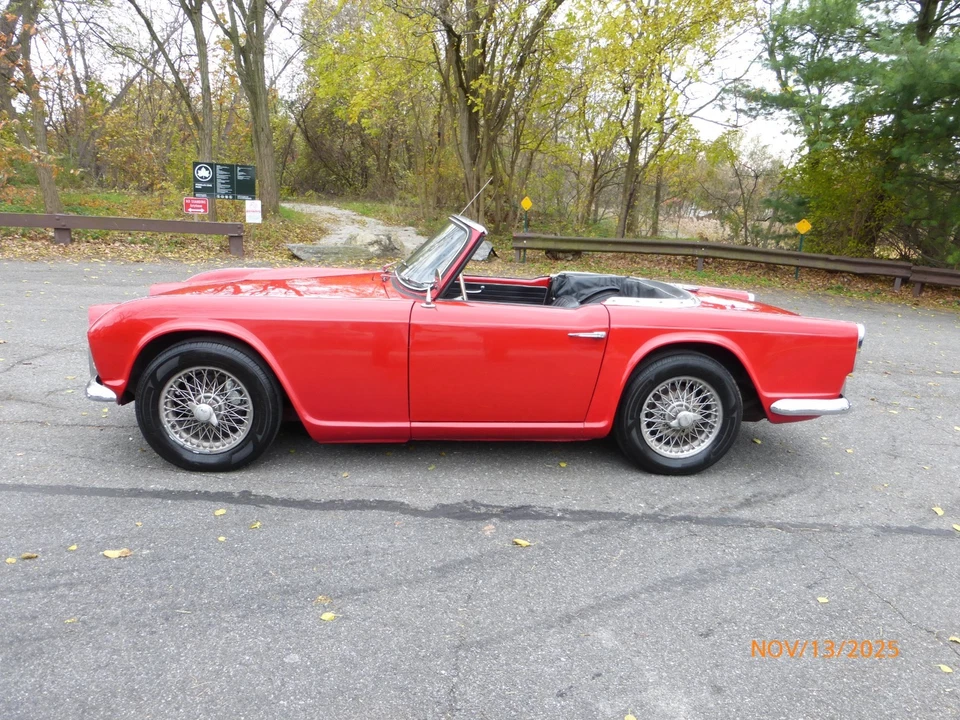 Triumph TR4 1965 ruedas de alambre Foto 3 de 4