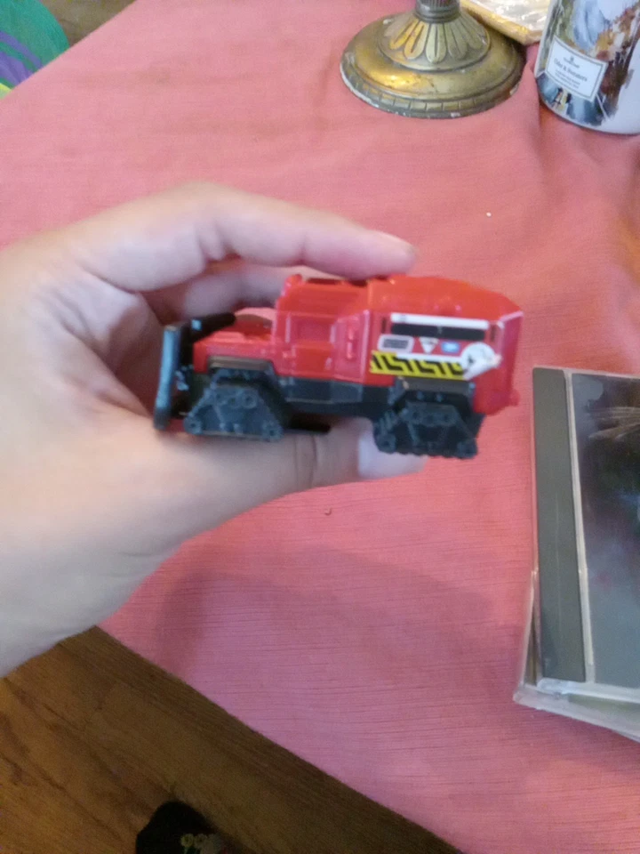 Camión de bomberos Matchbox Red Forest 2013 coche Burger King juguete de comida para niños Foto 4 de 4