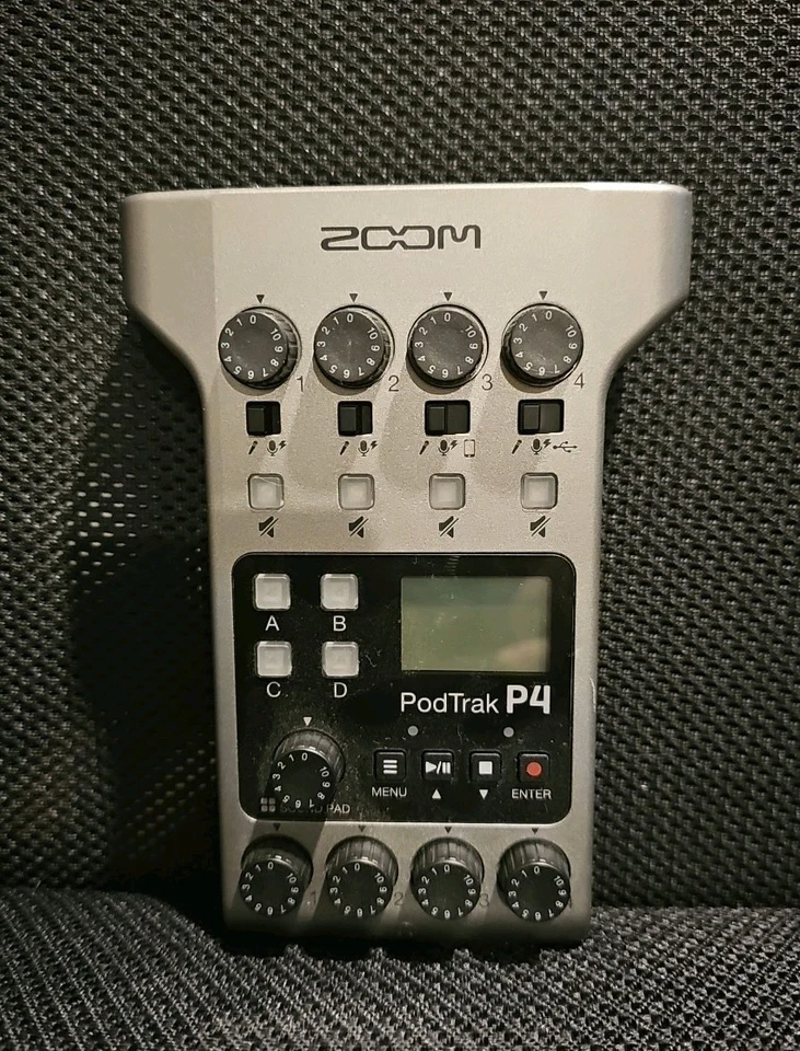 ZOOM ZP4 PodTrak P4 Podcast Recorder Open Box — Neu (ohne Verpackung)