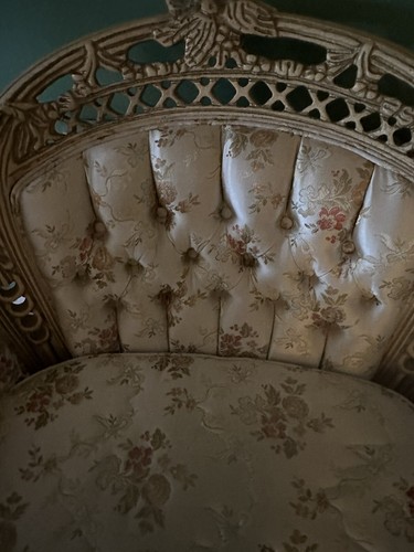 hollywood regency furniture Chair. Beautiful And Comfortable. Clean - Picture 2 of 4