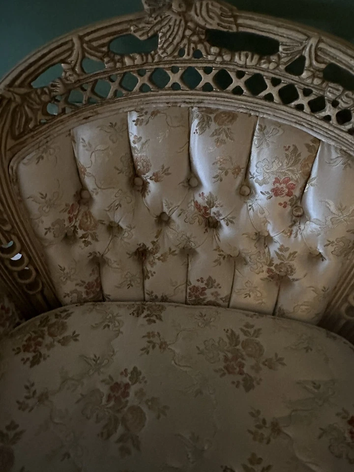 Silla muebles Hollywood Regency. Hermoso y cómodo. Limpio Foto 2 de 4