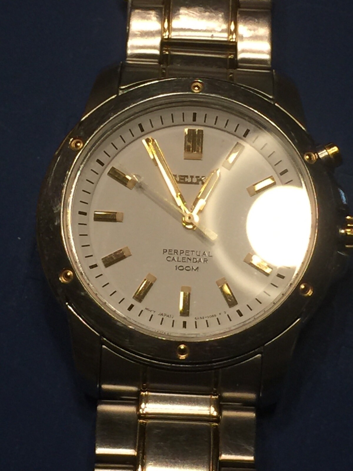 Men's Vintage 2007 Seiko Stainless & Gold Tone Watch Model 6A32 With Case image 4