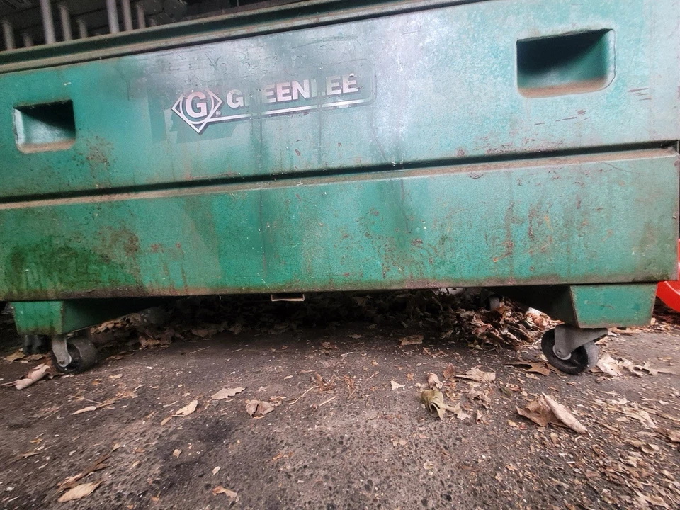 GREENLEE 2448 60”X48”X29” HEAVY DUTY ROLLING STORAGE JOB BOX - Image 4 of 4