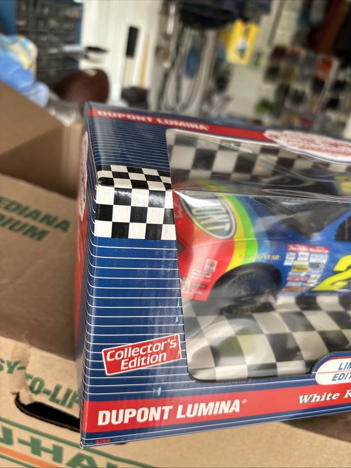 Jeff Gordon Escala 1/18 Dupont Chevy Lumina Ertl Rosa Blanca Coleccionables Banco #24 Foto 2 de 4