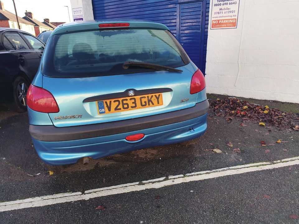 Peugeot 206 1.4 Spares Or Repair M.O.T Failure - Image 4 of 4