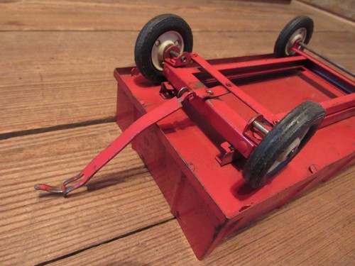 Vintage McCormick Red Barge Wagon With White Steel Rims Toy 1/16 - Picture 10 of 11