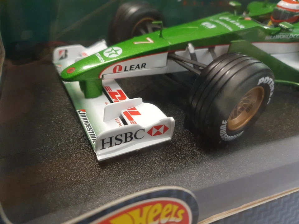 Coche de lanzamiento Hotwheels 1:18 26699 Eddie Irvine Jaguar R1 2000 Foto 3 de 4