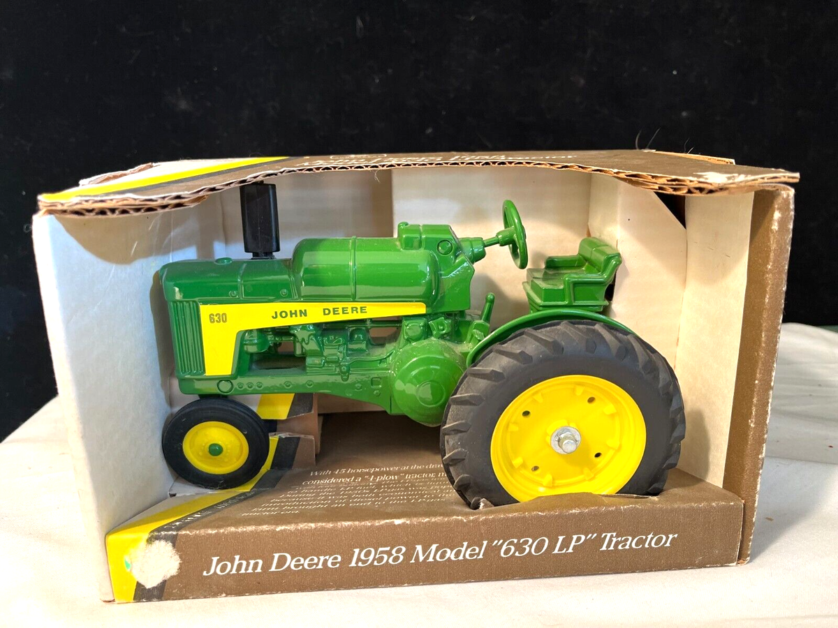 Ertl John Deere 1957 Model 720 Hi-crop Tractor Collectors Edition