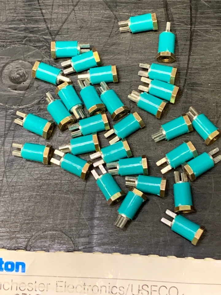 Bifurcated Solder Terminal Useco 756a Bag/25 pcs Point To Point Wiring 6-32 A280 - Image 3 of 4