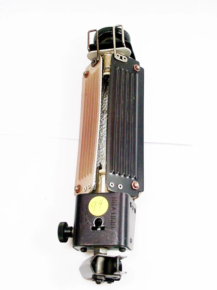 Lowel Tota-Light Tungsten Flood Light (120-240 VAC) | PARTS | $9 | #94 | - Image 3 of 3