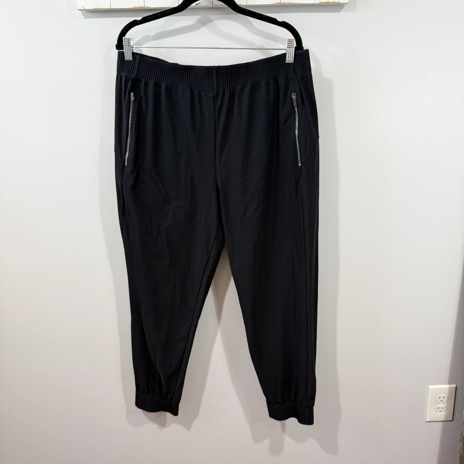 Athleta Women’s Trekkie Jogger Pants Black Size XL – EUC