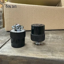 Hubbell UYT Twist And Pull Twist Lock Lot Of 2