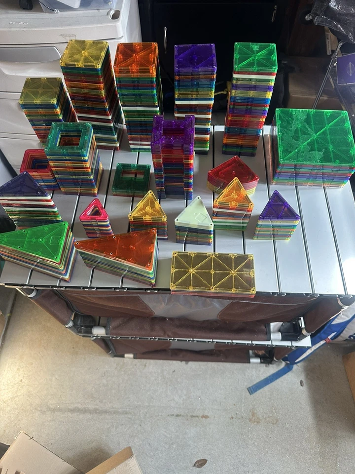 Lot Of 370 Mixed Picasso Shape Mags Play Mags Cossy Magnatile Magnetic Tiles - Image 2 of 4