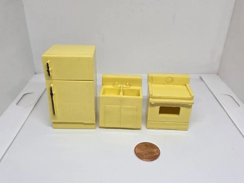 Vintage Fisher Price little people yellow kitchen set: Fridge, Oven, Sink