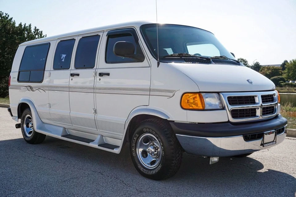 Dodge Ram Van 1999 *Conversión Ram 1500* *Carro* *Solo 24 k millas* Foto 4 de 4