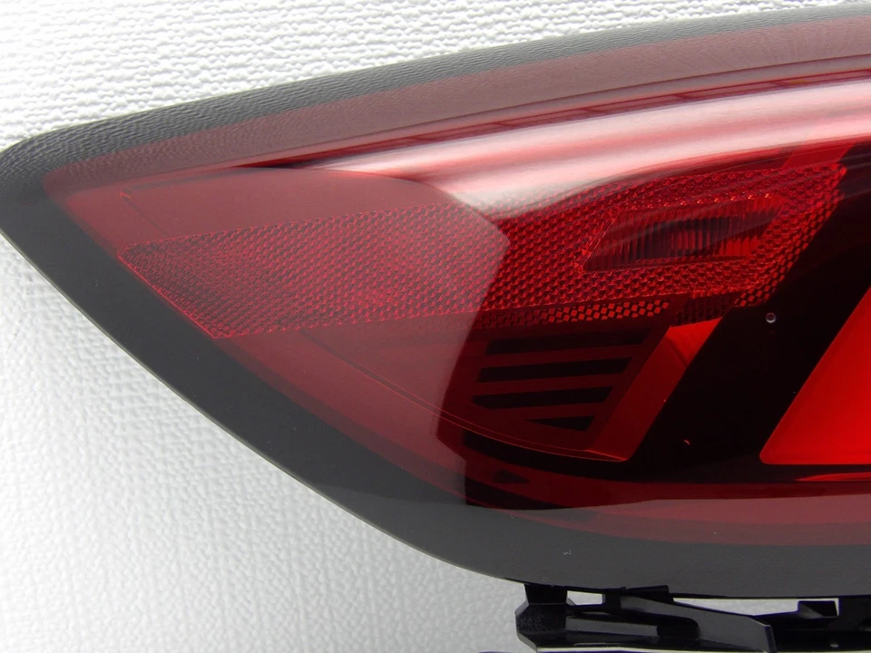 2023-2025 Ford Escape Full LED Outer Tail Light Left/Driver LH OEM PJ6B-13405-A — 第 2/4 张图片