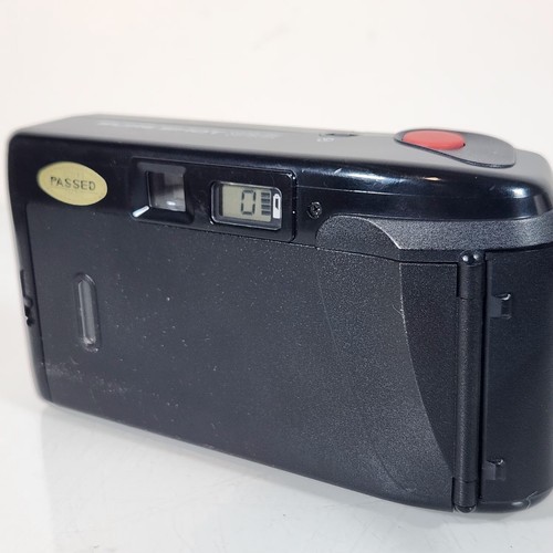 Canon Sure Shot SUPREME 35mm Film Point & Shoot Camera with Case & Manual - Picture 8 of 18