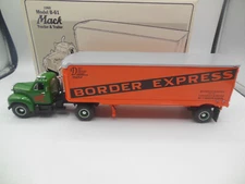 First Gear 18-1726 1960 Model B-61 Mack Tractor & Trailer Border Express