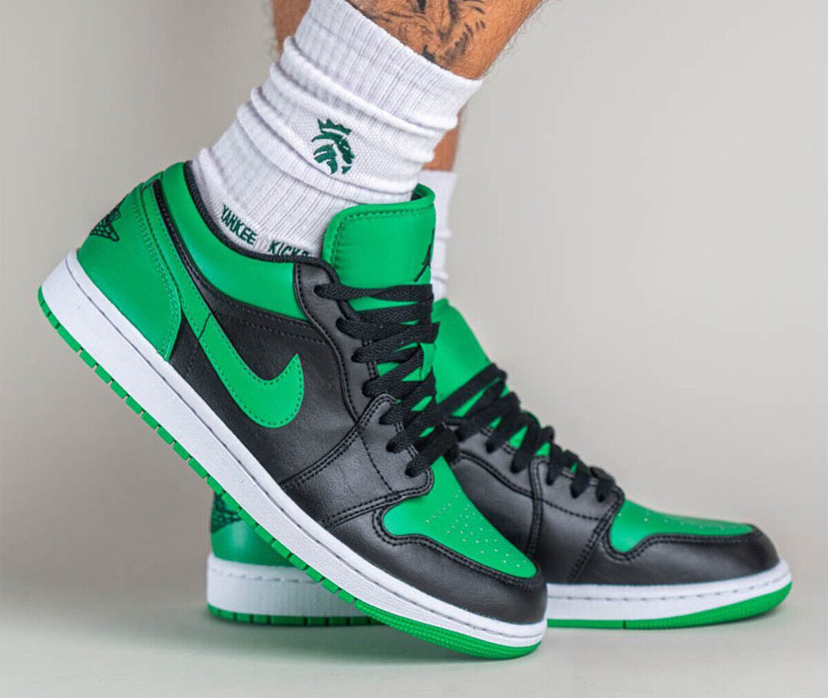 centavo legumbres Descompostura Nike Air Jordan Retro 1 Low Lucky Green Black White 553558-065 Men Sizing |  eBay