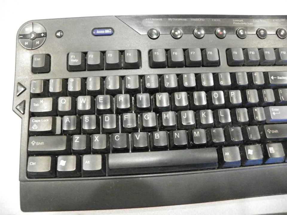 Vintage IBM wireless Keyboard SK-8812 and wrist rest - Image 2 of 4