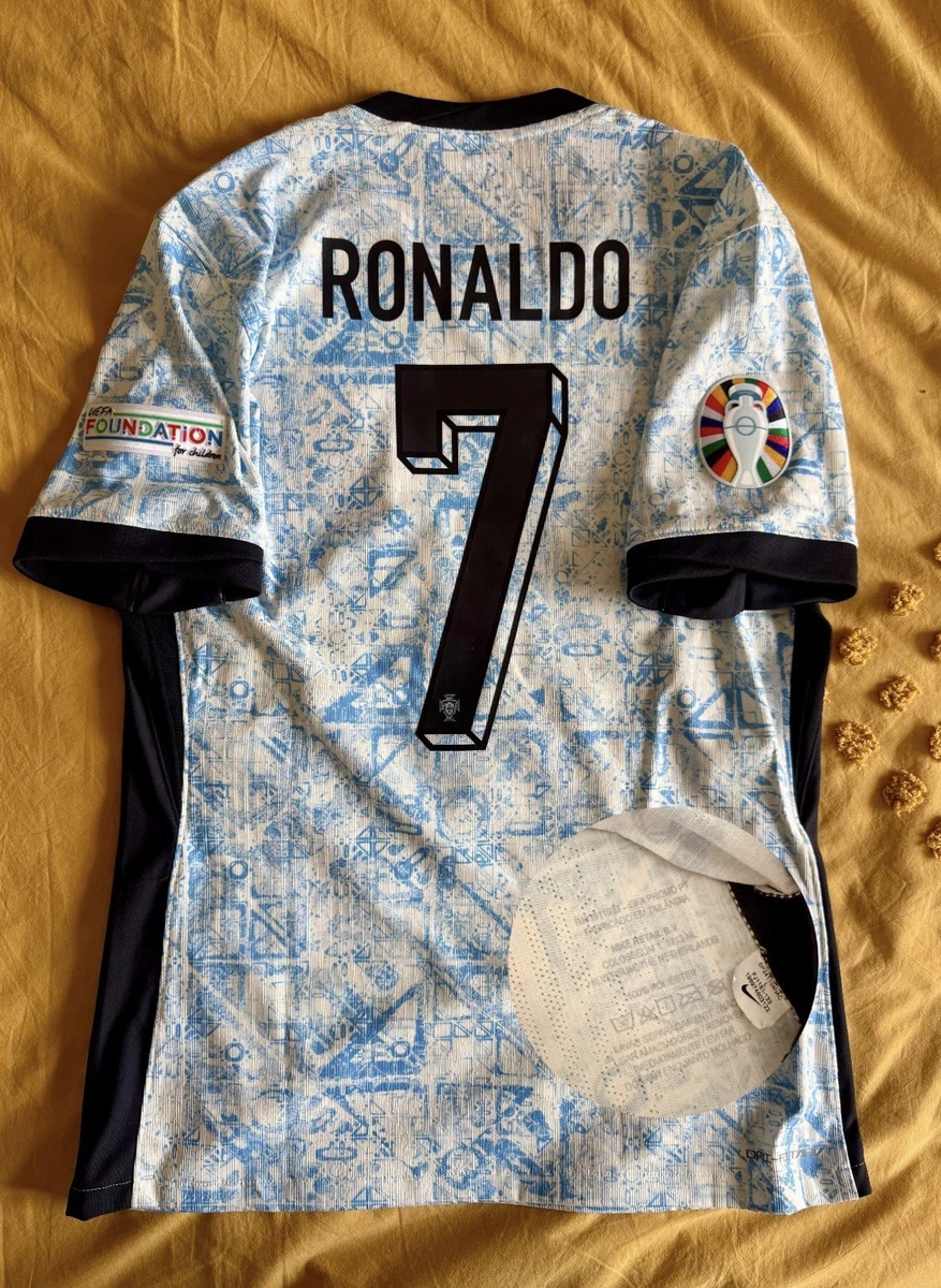 Maillot Portgual Domicile 2004 : Maillots de foot et NBA sur