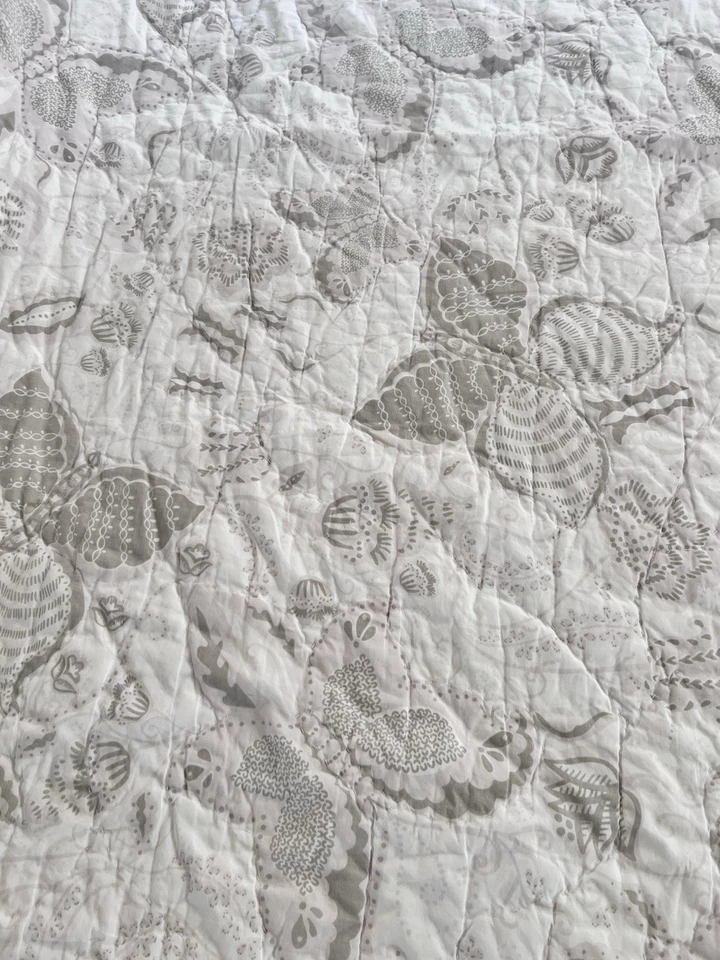 Pottery Barn Kids Evelyn Butterfly Quilt Full/Queen Pink Grey Blanket Bedding ** - Image 4 of 4
