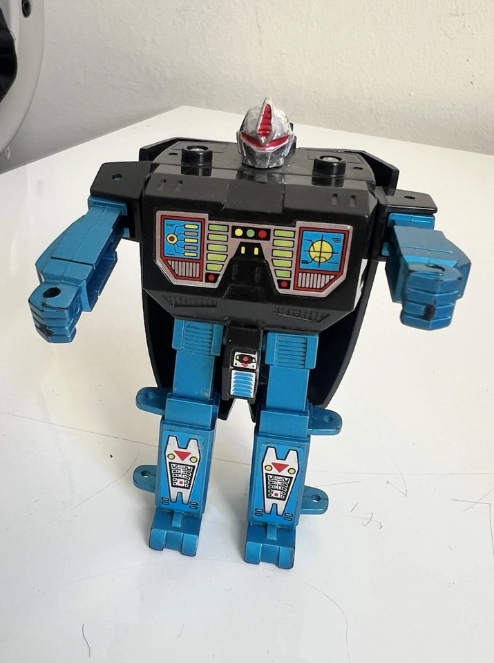 Convertors Insectors: vintage Creeper cockroach Incomplete  - Image 2 of 4